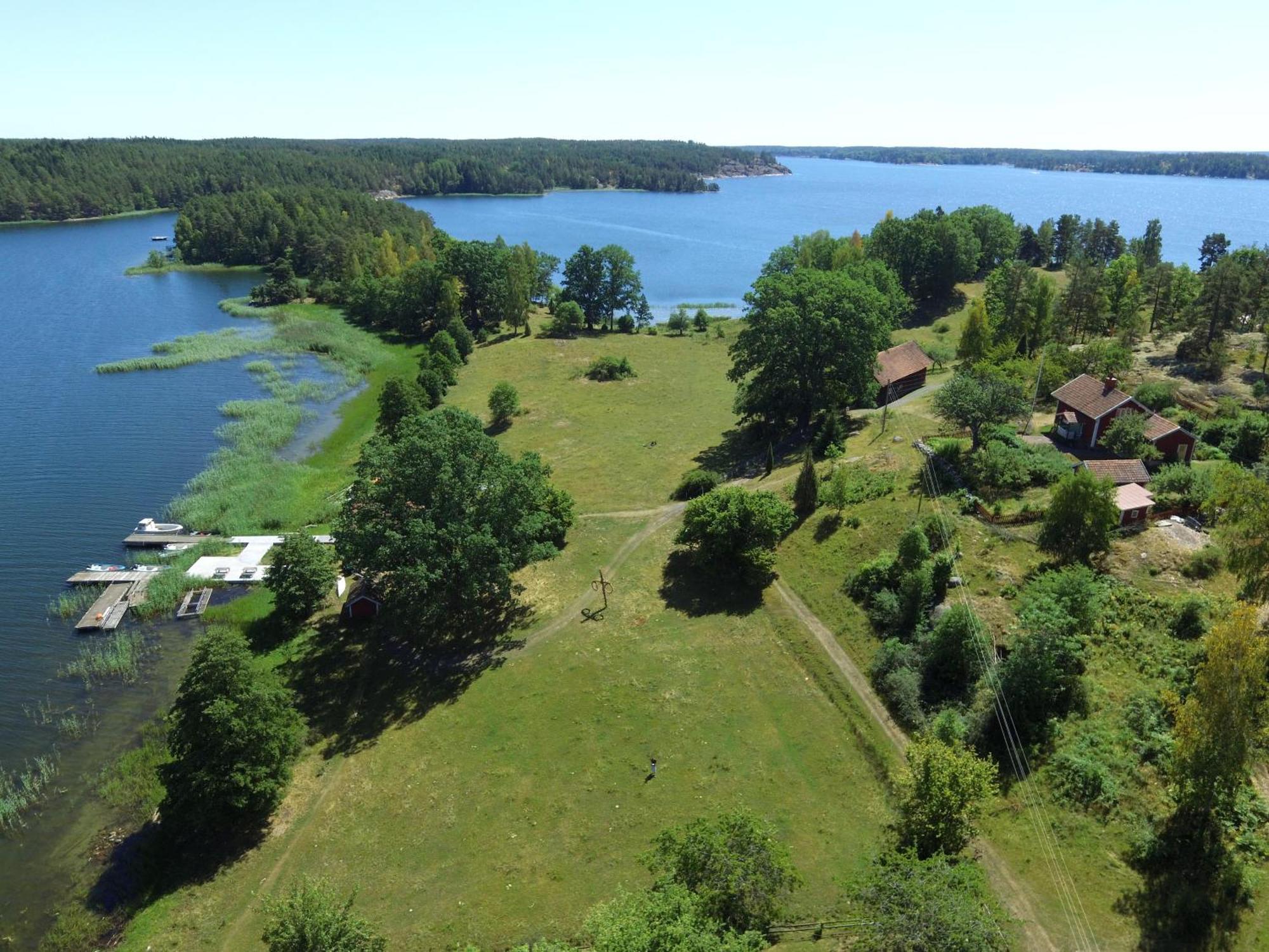 Вилла Gaerdsholmens Skaergardshemman "Boken" Edsbruk Экстерьер фото